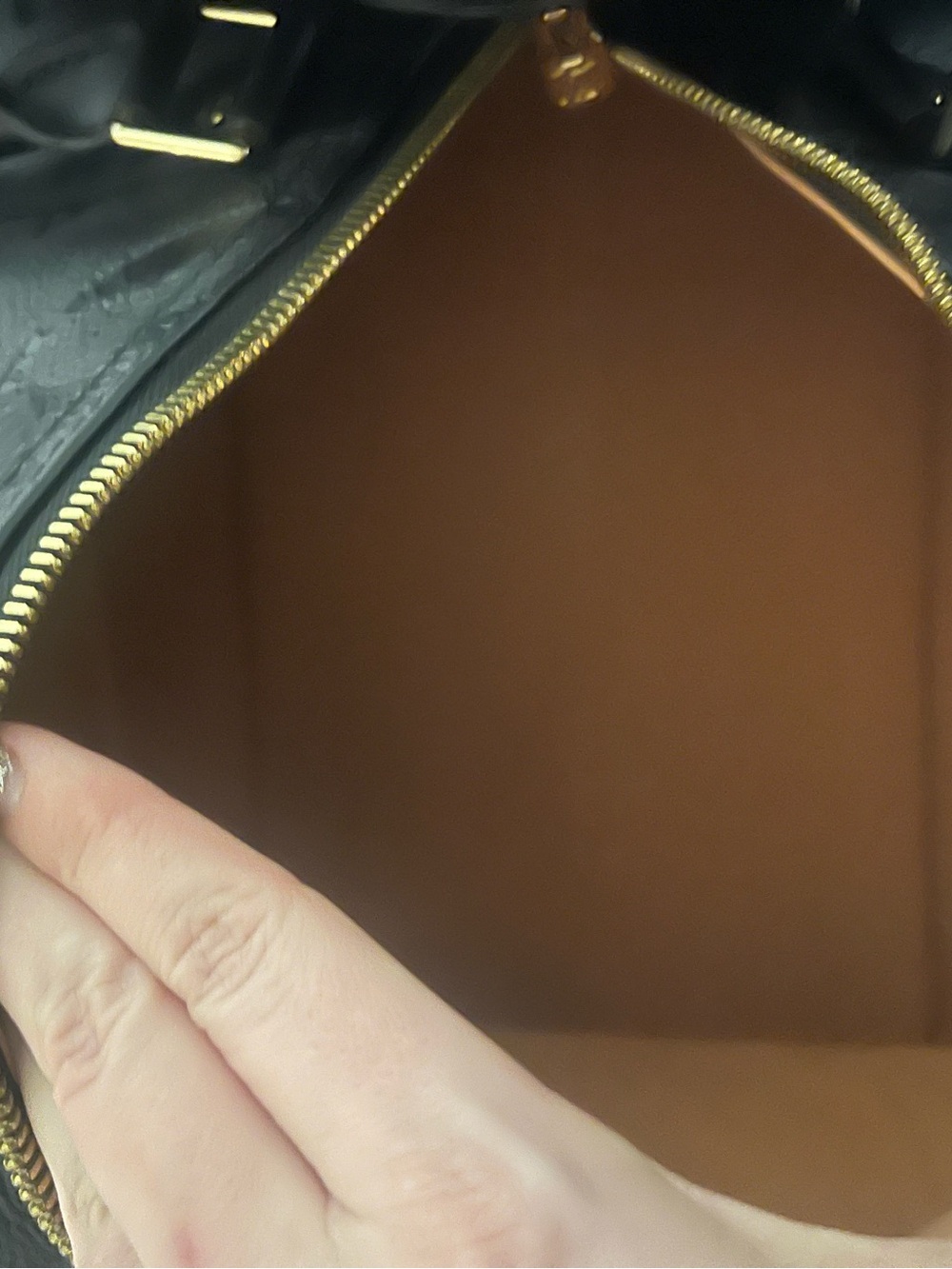 Embossed Travel Bag - Picture 7 of 8